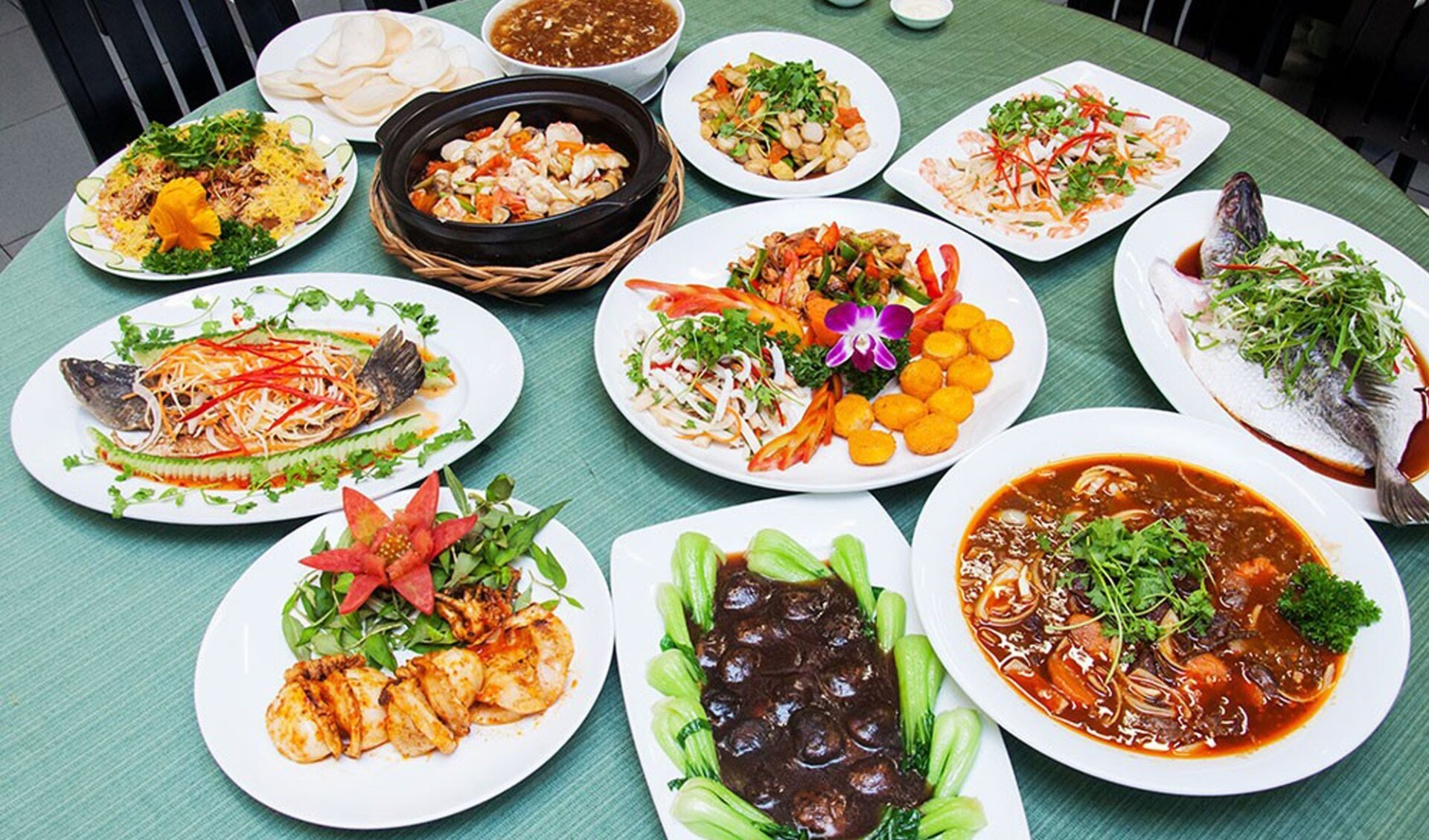 Cách chọn thực đơn tiệc cưới tiết kiệm nhưng vẫn ngon và sang trọng