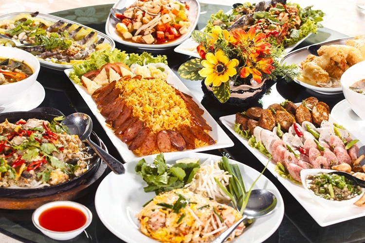 Nấu tiệc 10 người tại nhà cần bao nhiêu món?